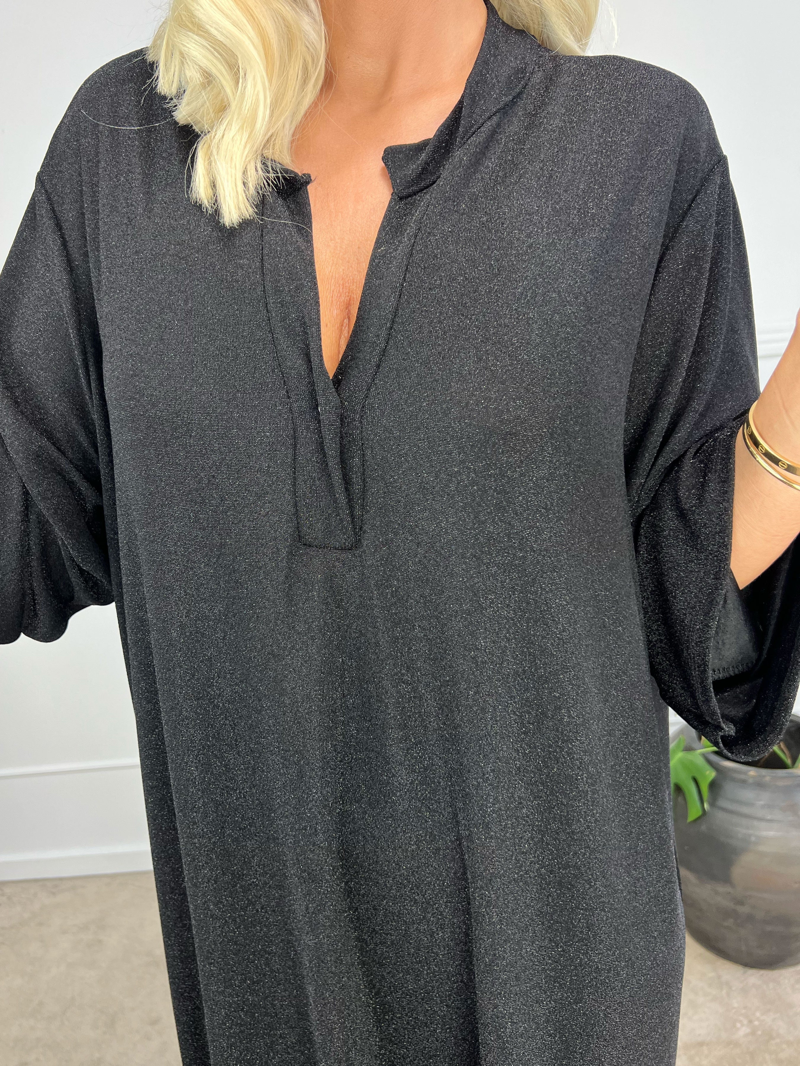 Damaris - Lang kjole i løs pasform med glimmertråde